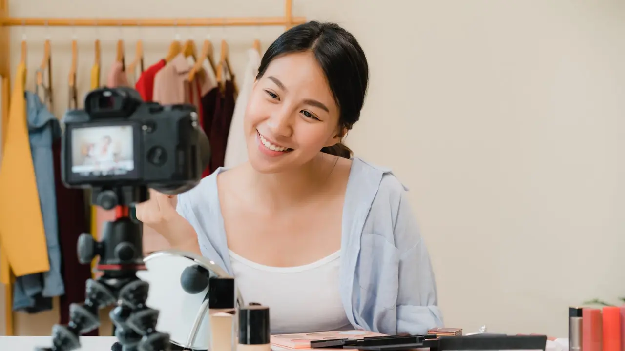counterfeit items influencer